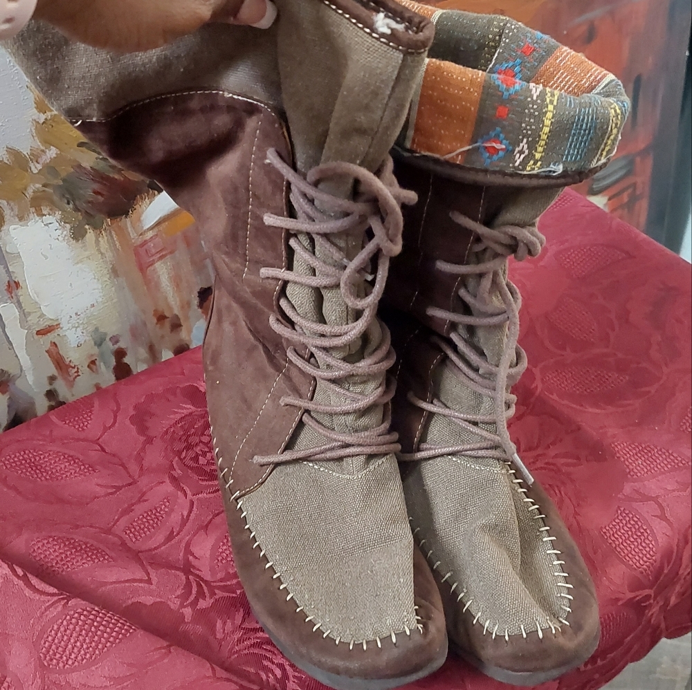 Brown and tan O'neill boots size 8